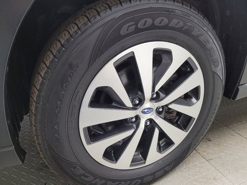 Used 2023 Subaru Outback Premium AWD/4WD image 31