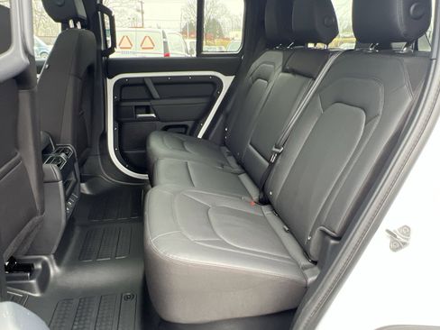 Used 2025 Land Rover Defender 110 S image 23