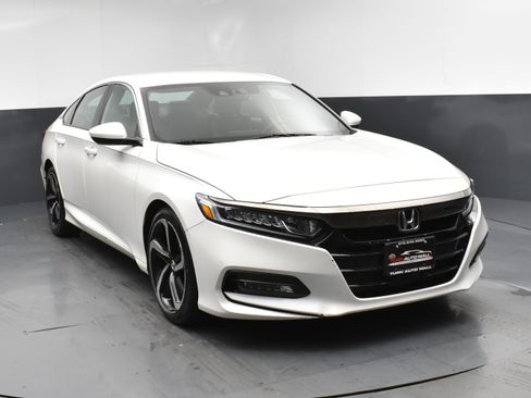 Used 2020 Honda Accord Sport image 2