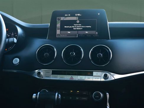 Used 2019 Kia Stinger Premium RWD image 30