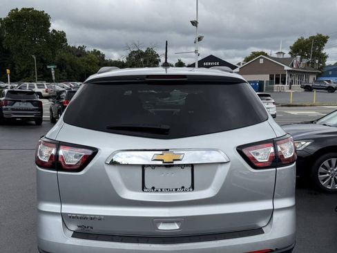 Used 2017 Chevrolet Traverse LS FWD image 6