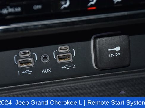 Used 2024 Jeep Grand Cherokee L Laredo image 20