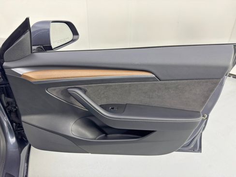Used 2023 Tesla Model 3 Standard Range image 45
