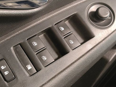 Used 2020 Chevrolet Trax LT w/ Sun & Sound Package image 27