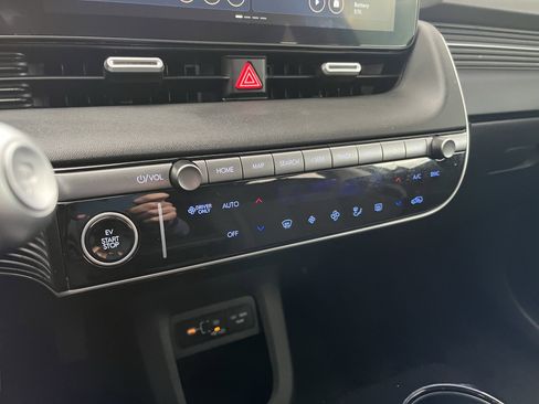 Used 2025 Hyundai Ioniq 5 SE image 24