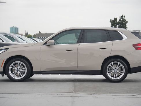 Used 2025 BMW X3 xDrive30i w/ Premium Package image 4