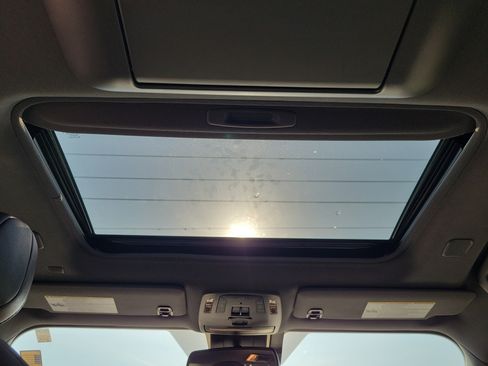 Used 2023 Toyota Sienna Platinum FWD image 20