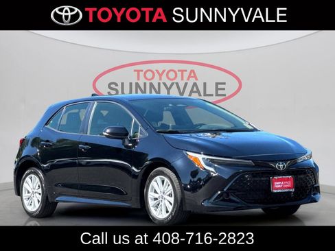 Used 2023 Toyota Corolla SE w/ SE Premium Package FWD image 11