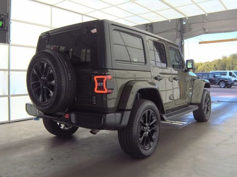 Used 2023 Jeep Wrangler Unlimited Sahara w/ Cold Weather Group AWD/4WD image 4