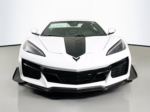 New 2025 Chevrolet Corvette Z06 w/ Z07 Performance Package image 2