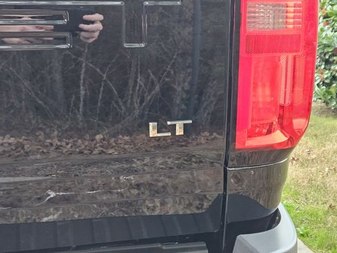 Used 2022 Chevrolet Colorado LT w/ Fleet Safety Package image 28