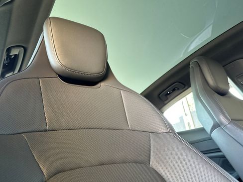 Used 2023 Porsche Taycan image 20