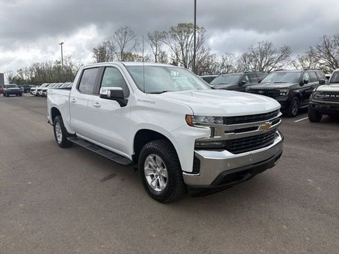 Used 2022 Chevrolet Silverado 1500 LT w/ Safety Package AWD/4WD image 4