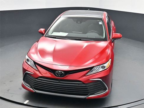 Used 2023 Toyota Camry XLE w/ Navigation Package image 21