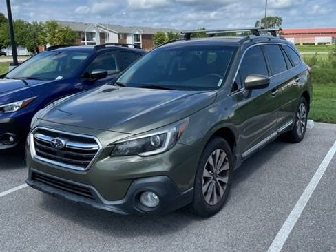 Used 2018 Subaru Outback 2.5i Touring w/ Popular Package #3 AWD/4WD image 3