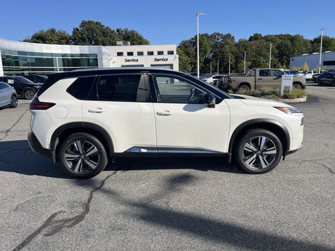 Used 2023 Nissan Rogue Platinum w/ Platinum Premium Package image 2