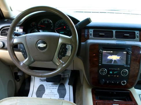 Used 2012 Chevrolet Tahoe LTZ image 18