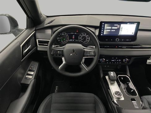 New 2026 Mitsubishi Outlander LE AWD/4WD image 44