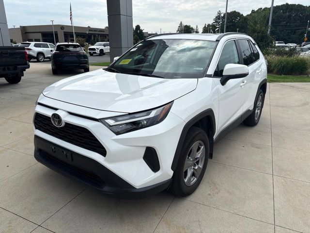 Used 2025 Toyota RAV4 XLE w/ Convenience Package AWD/4WD image 3