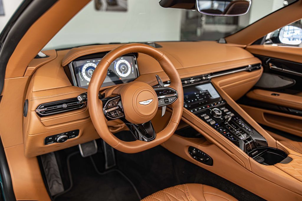 Used 2025 Aston Martin DB12 Convertible RWD image 18