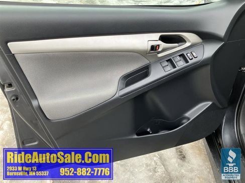 Used 2009 Toyota Matrix S image 9