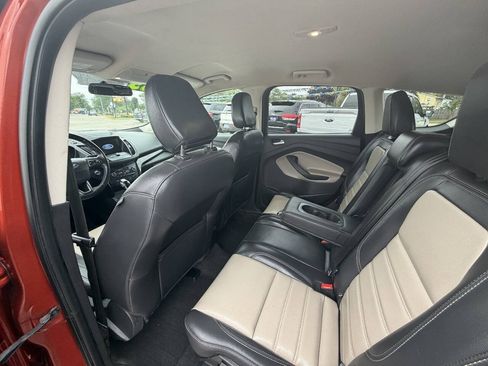 Used 2019 Ford Escape SEL w/ SEL Sport Appearance Package AWD/4WD image 10