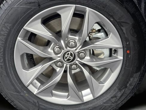 New 2026 Toyota Sienna XLE image 26