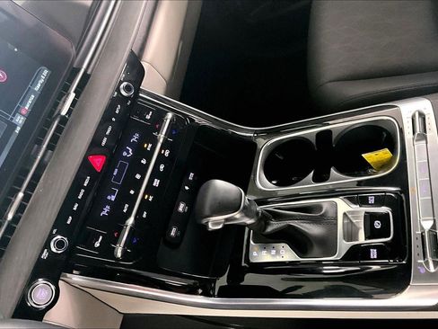 Used 2023 Kia Carnival SX image 18