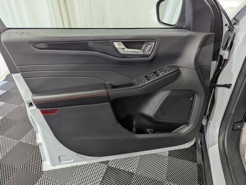 Used 2025 Ford Escape ST-Line Select AWD/4WD image 14