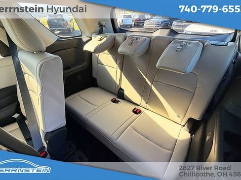Used 2024 Nissan Pathfinder SL w/ Black Appearance Package AWD/4WD image 23