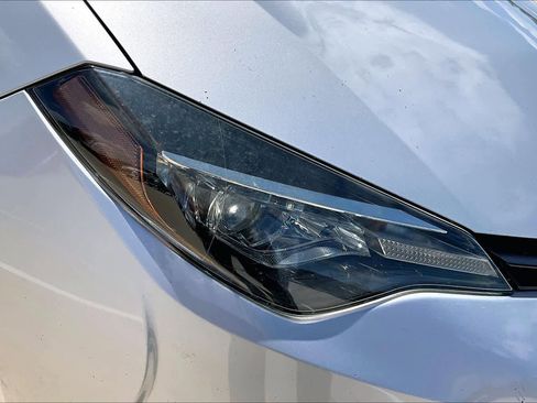 Used 2019 Toyota Corolla LE image 26