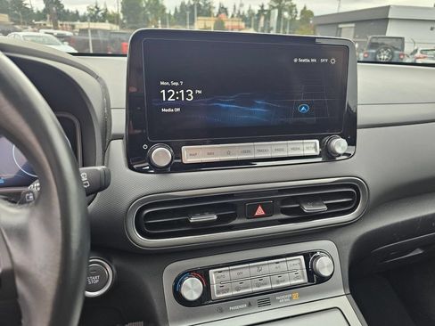 Used 2023 Hyundai Kona SEL FWD image 25