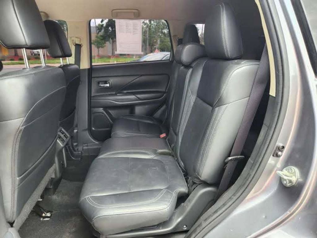 Used 2020 Mitsubishi Outlander SE AWD/4WD image 10