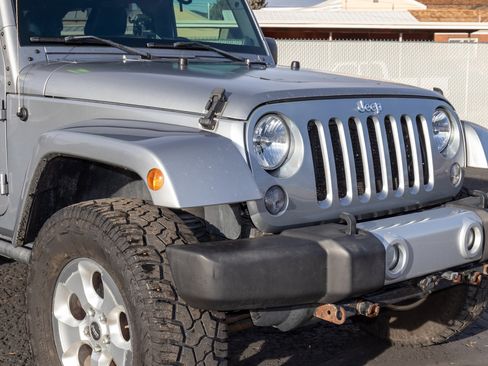 Used 2014 Jeep Wrangler Unlimited Sahara w/ Connectivity Group AWD/4WD image 25