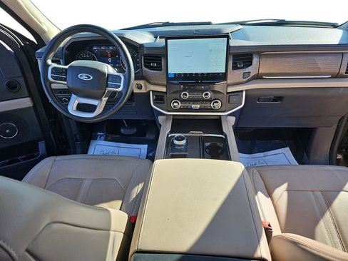 Used 2024 Ford Expedition Limited image 11