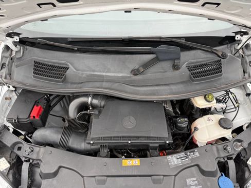 Used 2019 Mercedes-Benz Metris w/ Driver Comfort Package image 9