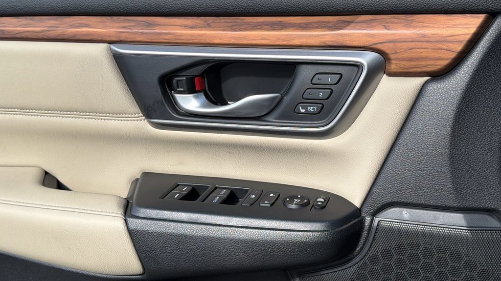 Used 2020 Honda CR-V Touring image 22