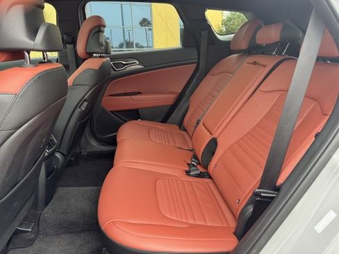 Certified 2025 Kia Sportage SX image 11
