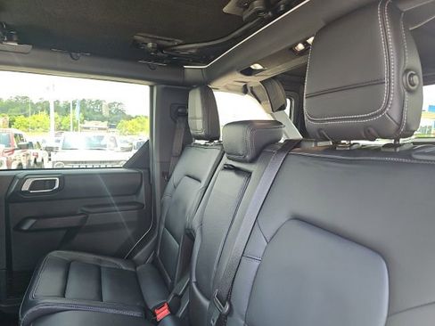 Used 2025 Ford Bronco Outer Banks AWD/4WD image 12