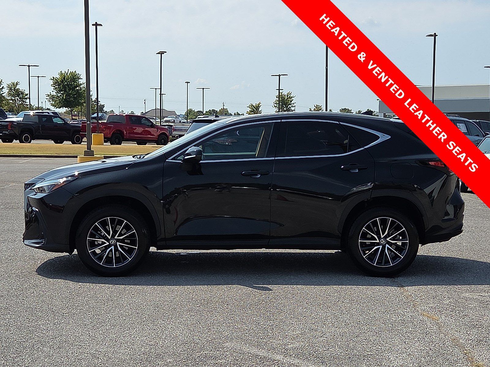Used 2024 Lexus NX 250 FWD image 3