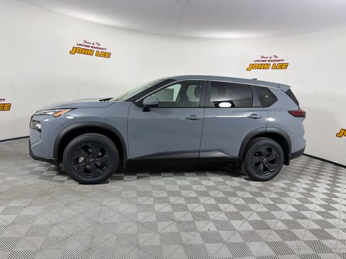 New 2026 Nissan Rogue SV FWD image 2