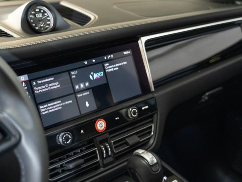 Certified 2026 Porsche Macan Turbo AWD/4WD image 21