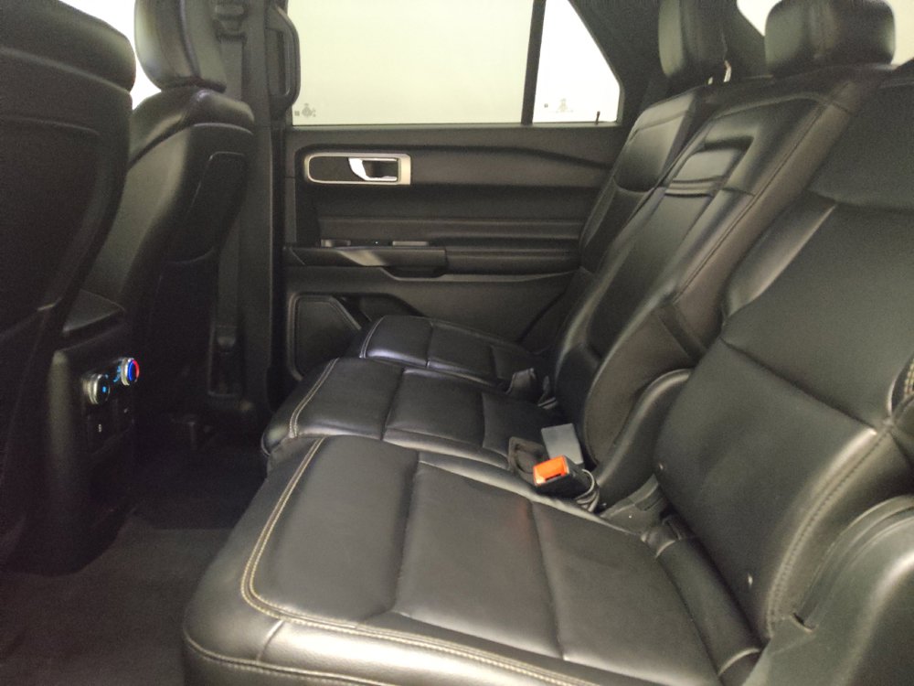 Used 2020 Ford Explorer XLT w/ Equipment Group 202A RWD image 18