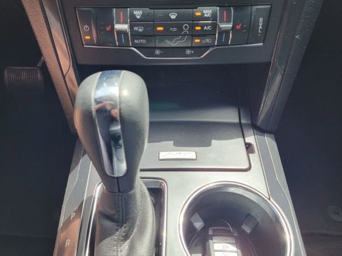 Used 2019 Ford Explorer XLT w/ Equipment Group 202A image 17