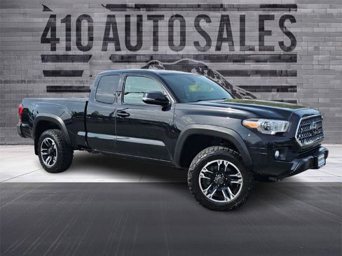 Used 2019 Toyota Tacoma TRD Off-Road w/ TRD Premium Off Road Package AWD/4WD image 1