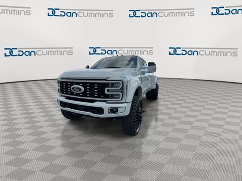 Used 2026 Ford F450 Platinum w/ FX4 Off-Road Package AWD/4WD image 4