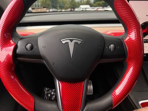 Used 2022 Tesla Model Y Performance AWD/4WD image 18