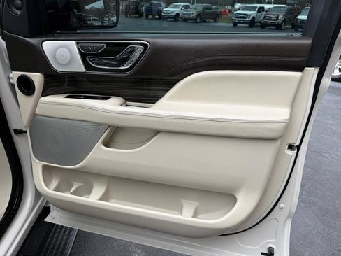 Used 2023 Lincoln Navigator L Black Label image 15