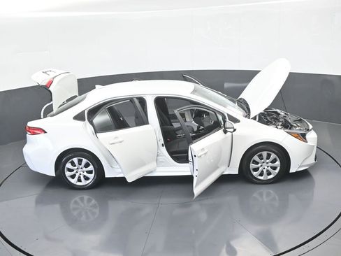 Used 2024 Toyota Corolla LE image 66