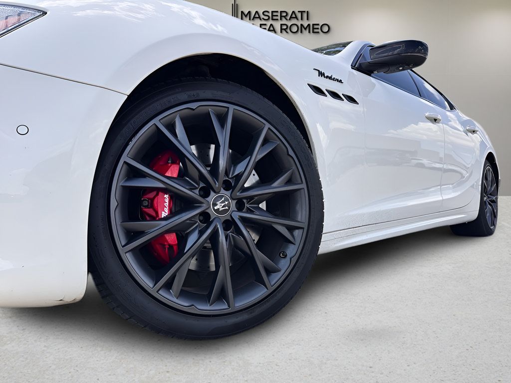 Used 2022 Maserati Ghibli Modena Q4 AWD/4WD image 30